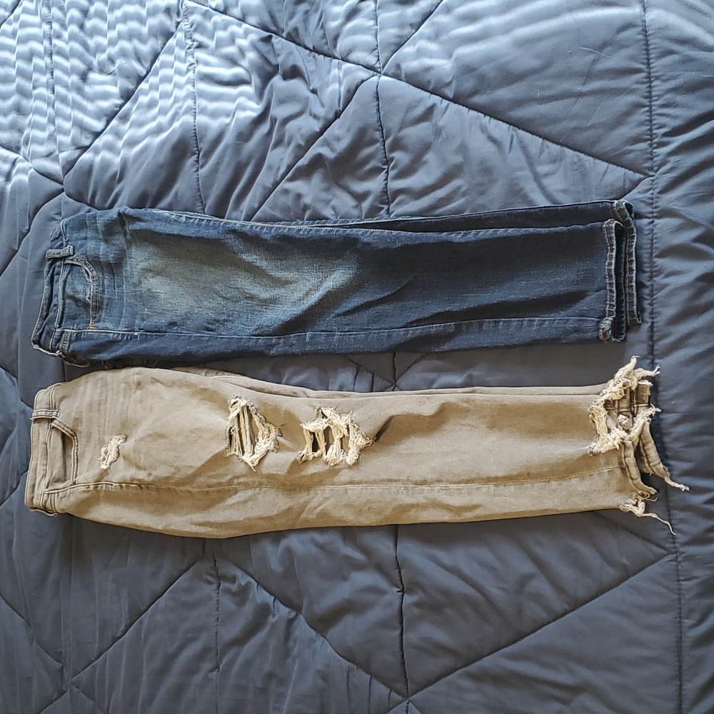 2 American Eagle denim jeans